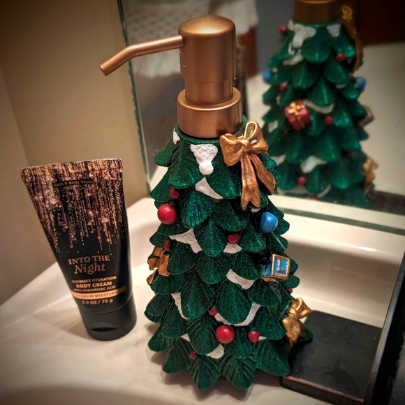 Other - Christmas soap dispenser